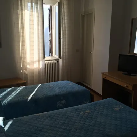 Szálloda Plinio Lenno