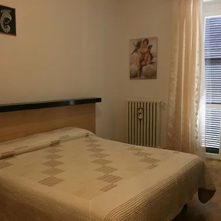 Szálloda Plinio Lenno